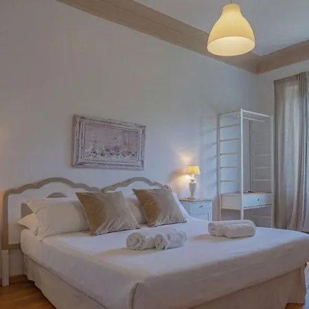 Le Suites Di Tevere Home